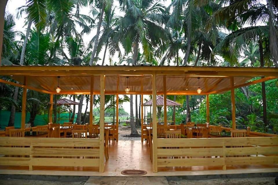 Sunlight Beach Resort Bhogwe Εξωτερικό φωτογραφία